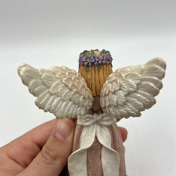 Flower Angel March Violet Figurine Resin 1995 Linda Grayson Collection - Picture 11 of 16